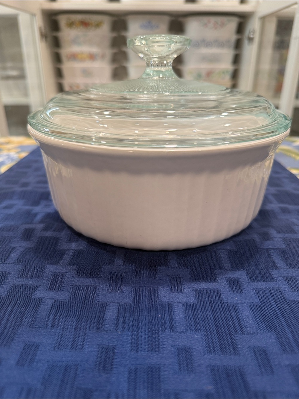 Corningware White Casserole with Clear Glass Lid 1.5 quart